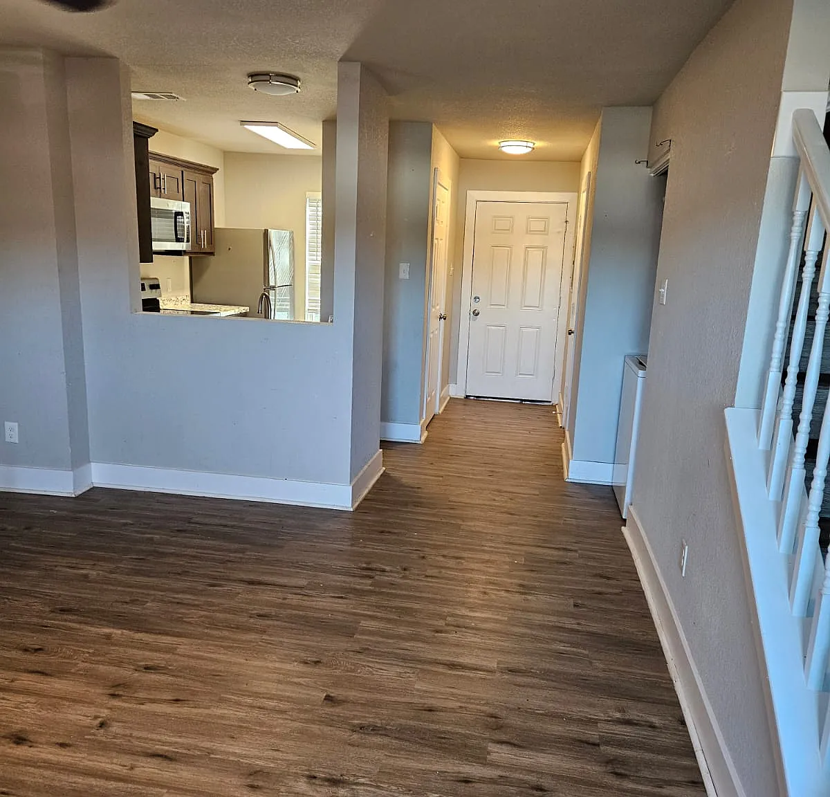 3 bed, 1088 sqft, $1,400 — Photo 2