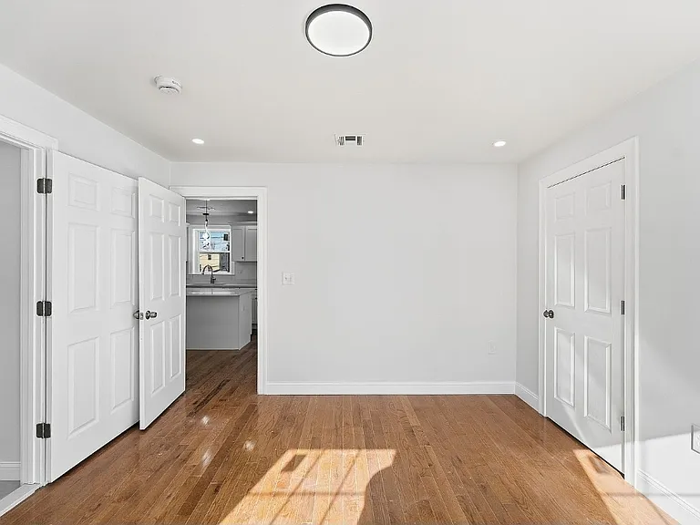 307 Hawkins St #1 — Photo 6