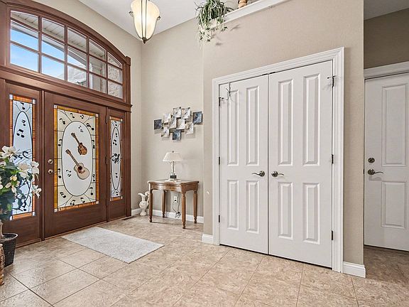 2nd image of 1719 Woodgate Dr