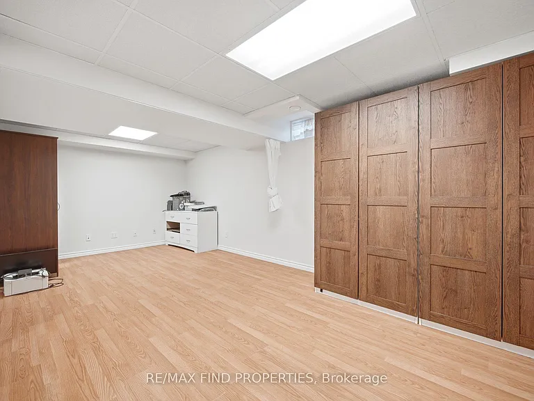 75 Harris Blvd — Photo 40