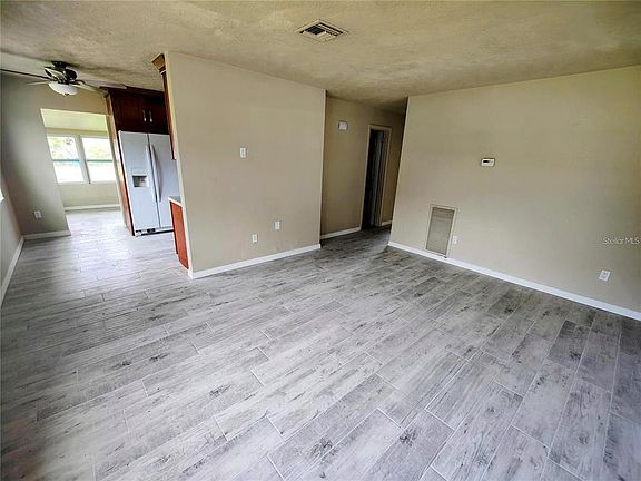 4th image of 190 Danforth Dr