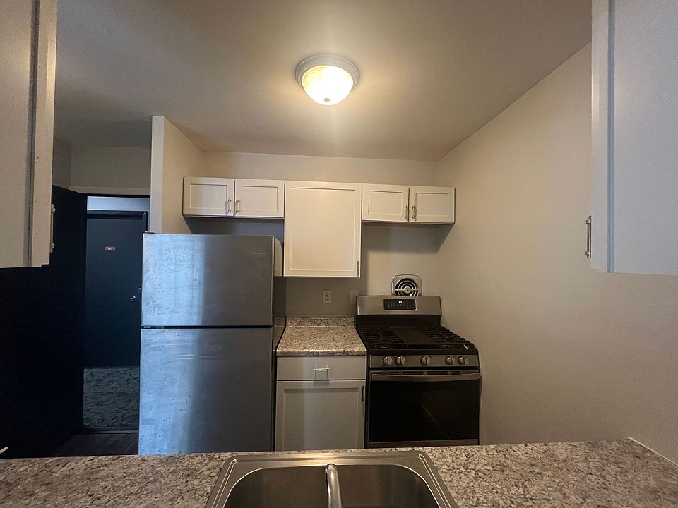 1st image of 2545 N Cramer St #104