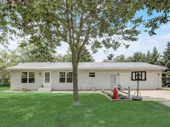 121 North Miller Street, Oxford, WI 53952