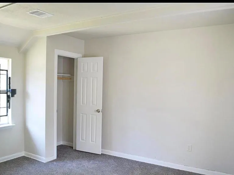 2514 Lynnfield St — Photo 8