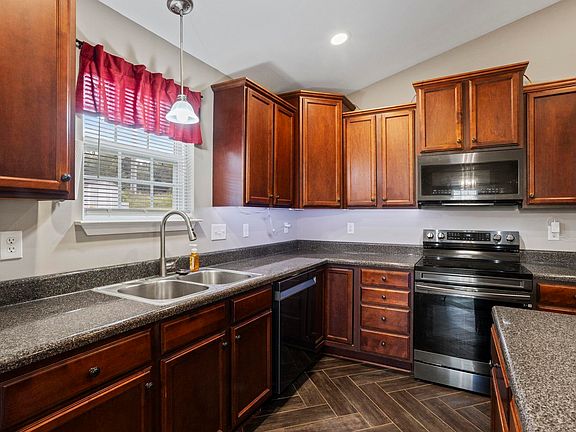 2nd image of 271 Walcott Dr