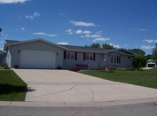 107 E Oriole Dr, Fergus Falls, MN 56537