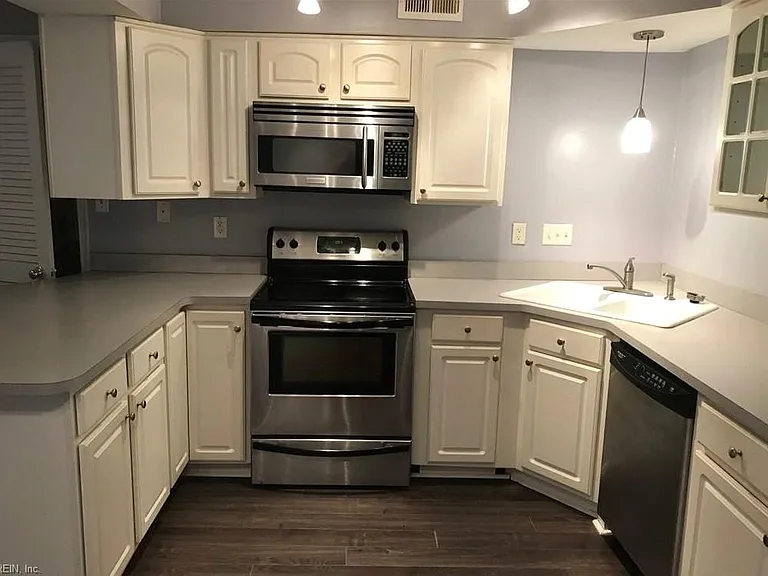 1036 Lands End Way — Photo 4