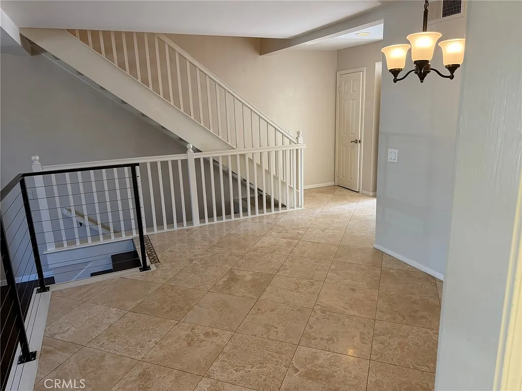 3 bed, 3.0 bath, 1778 sqft, $6,000 — Photo 3