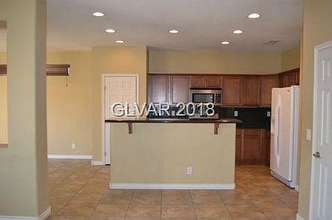 5th image of 9117 Sheffield Garden Ave #0