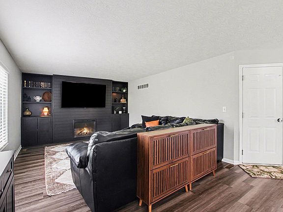 5th image of 10720 Hanover Ct