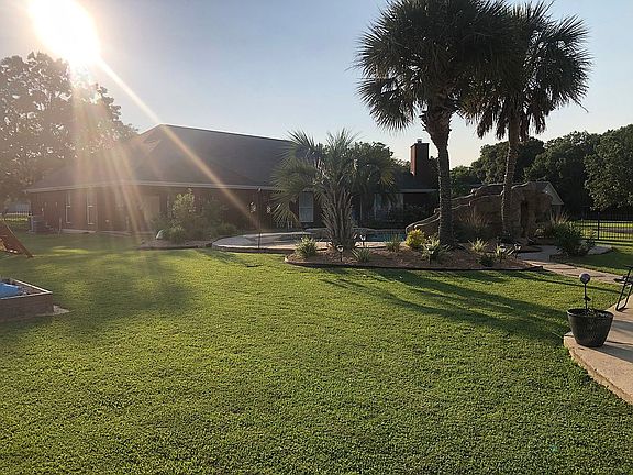 2nd image of 106 Glenn Ln