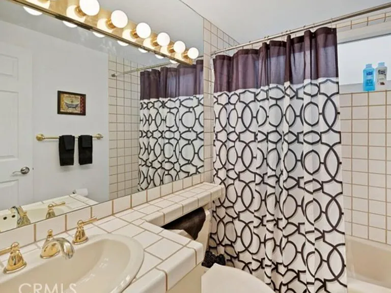 8564 Taft Ct — Photo 23
