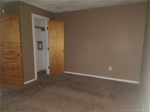 3rd image of 1814 N Columbia Ave