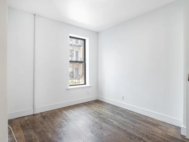 117 E 7th St #2C — Photo 7