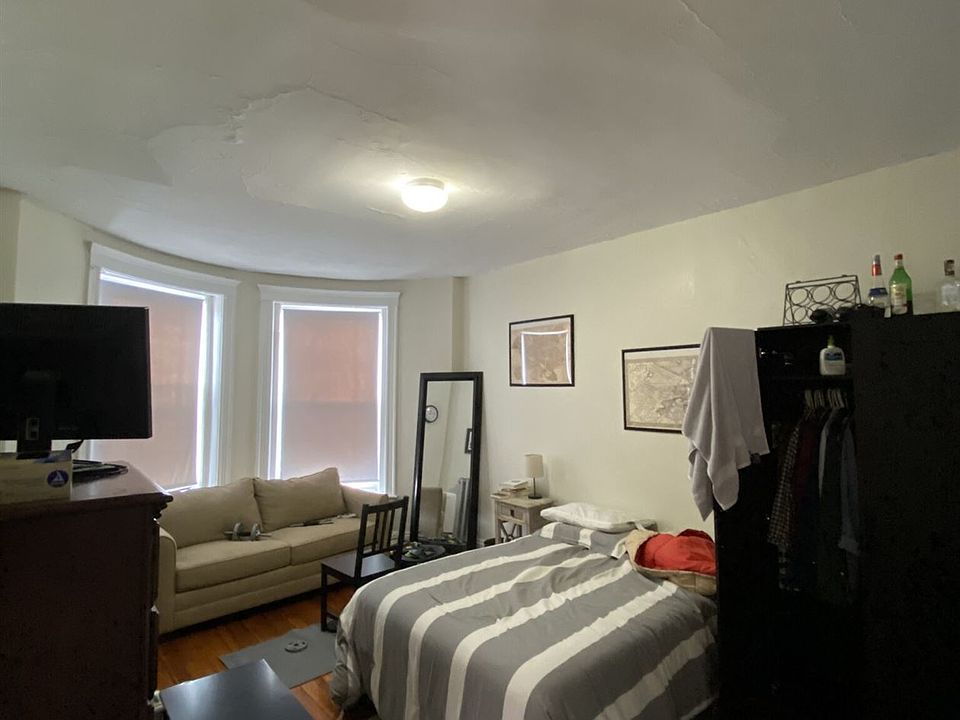 landlord_unit_photo_66286169_5