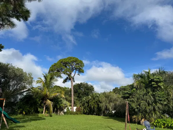 13738 76th Ter, Seminole, FL 33776