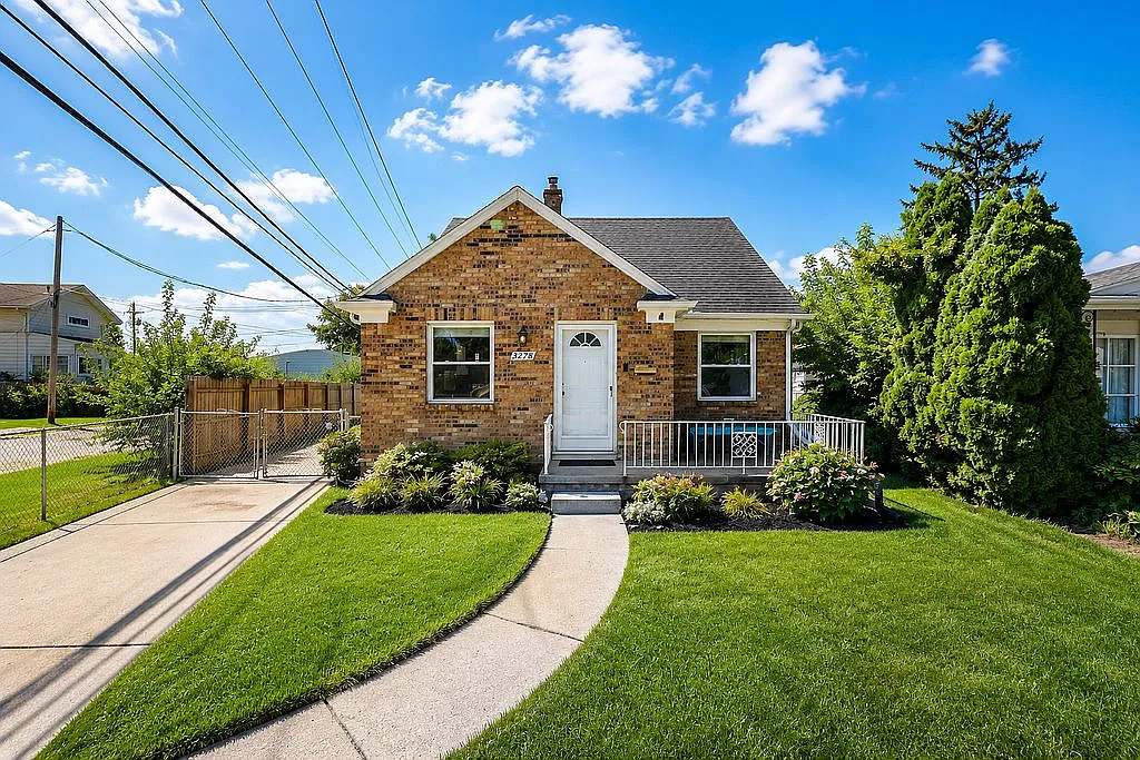 Property main image