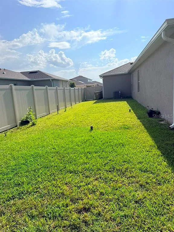 4 bed, 3.0 bath, 2102 sqft, $2,900 — Photo 3