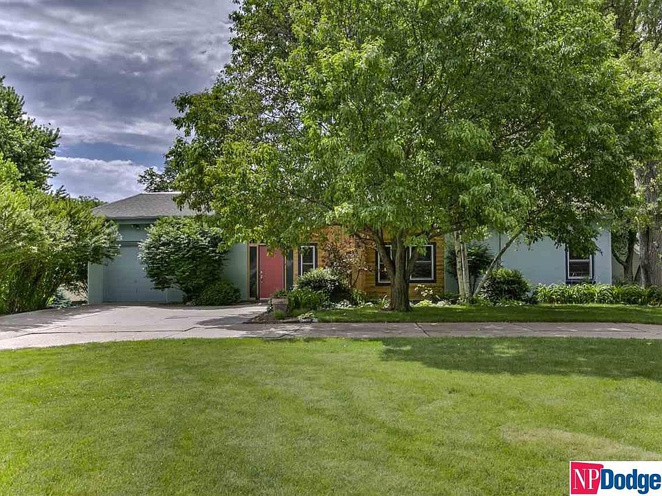 1st image of 209 Hillcrest Ave