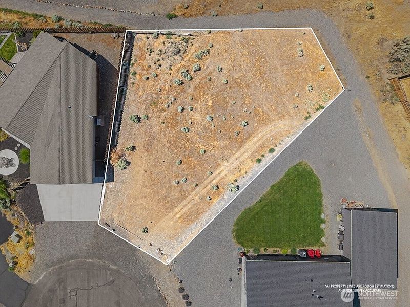 4th image of 407 Island View SW