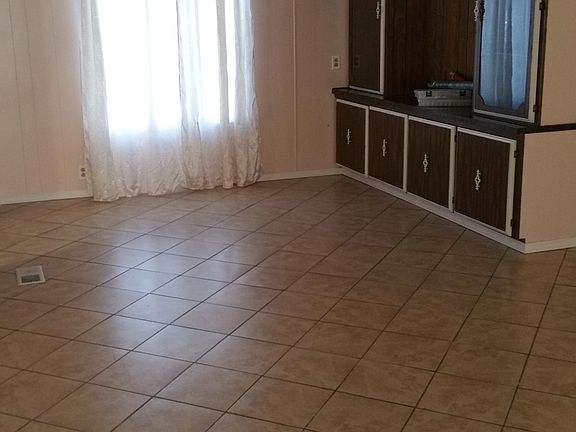 4th image of 824 N Waldemar Ave