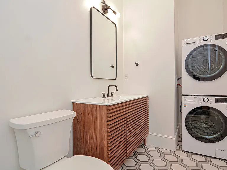 244 Weybosset St — Photo 15