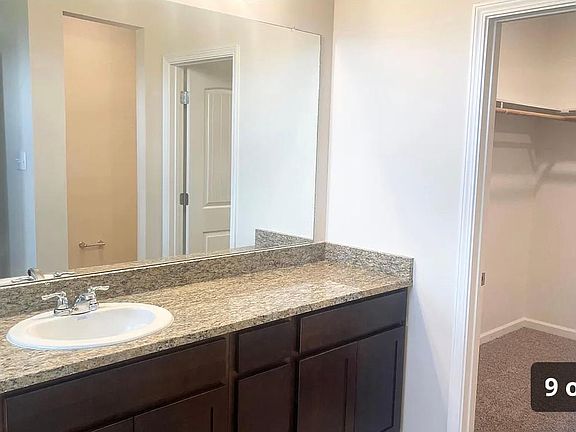 4th image of 7013 Silverlake Dr