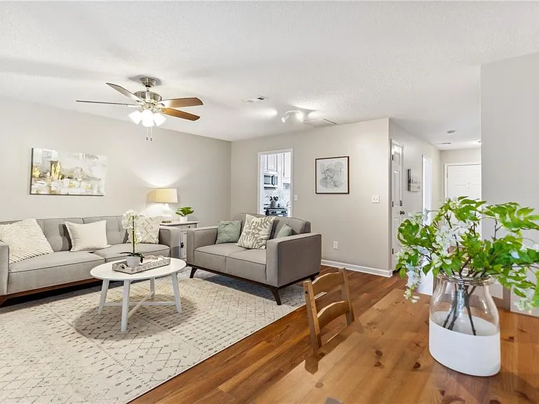 1166 Magnolia Way SE — Photo 4