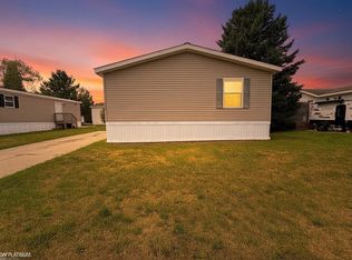 6039 Bentwood Cir E, White Lake, MI 48383