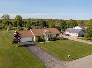 7 Windsor Dr, Greenville, PA 16125