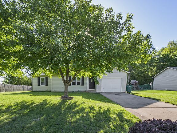 3rd image of 5381 Collett Dr E
