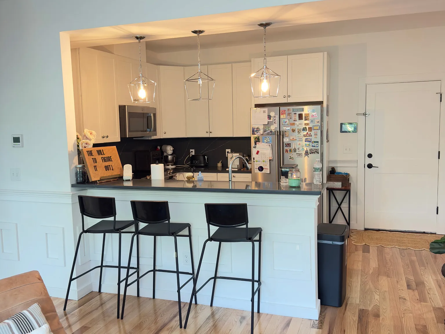 3 bed, 1200 sqft, $3,350 — Photo 1