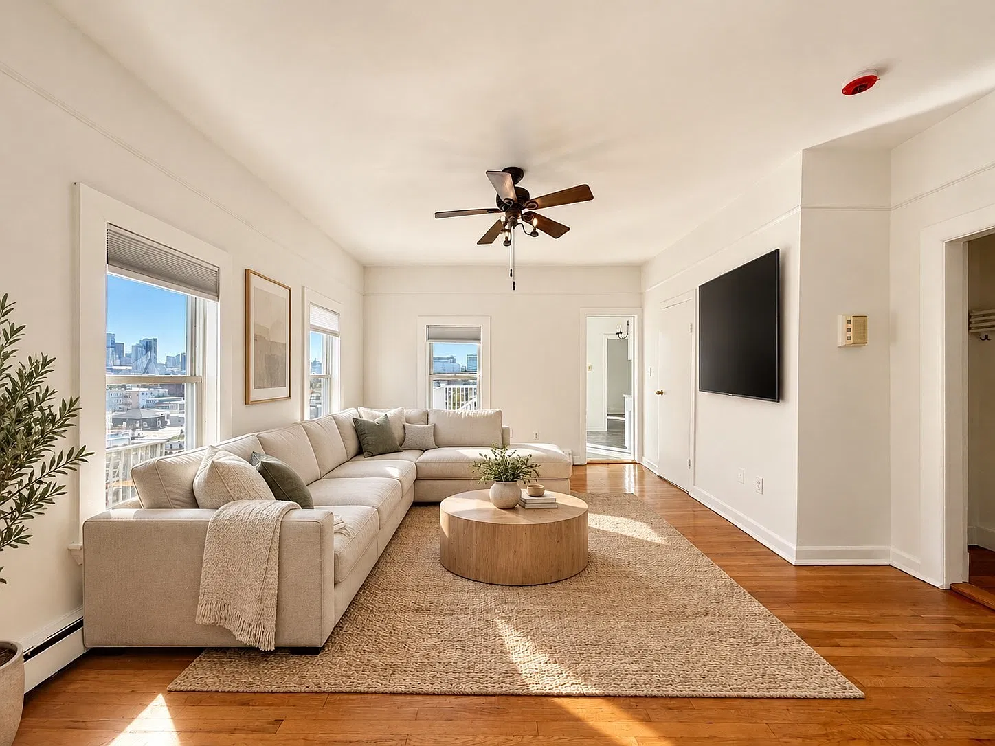 2 bed, 1.0 bath, 768 sqft, $3,400 — Photo 3