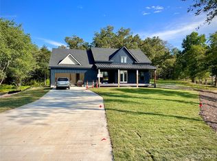 117 Mavrick Dr, Mills River, NC 28759