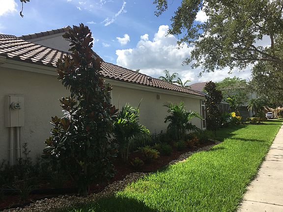 4th image of 744 Heritage Way