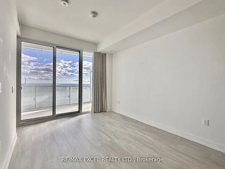 15 Queens Quay E #3101 — Photo 10