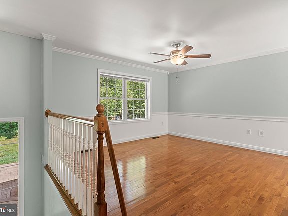 5th image of 7916 Twin Oaks Dr