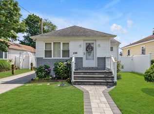 596 Lincoln Ave, West Hempstead, NY 11552