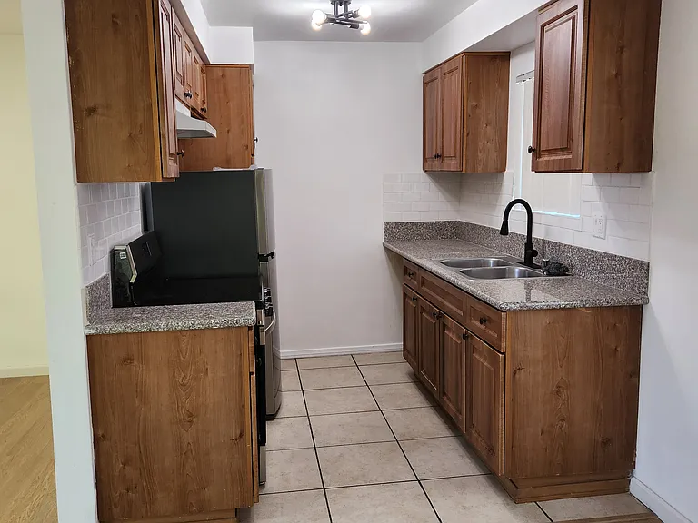 6561 Fulton Ave #14 — Photo 5