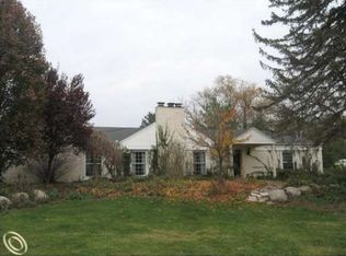5275 Longmeadow Rd, Bloomfield Hills, MI 48304