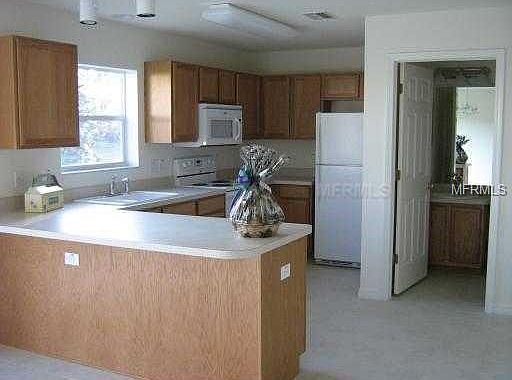 4th image of 3001 Amber Oak Dr