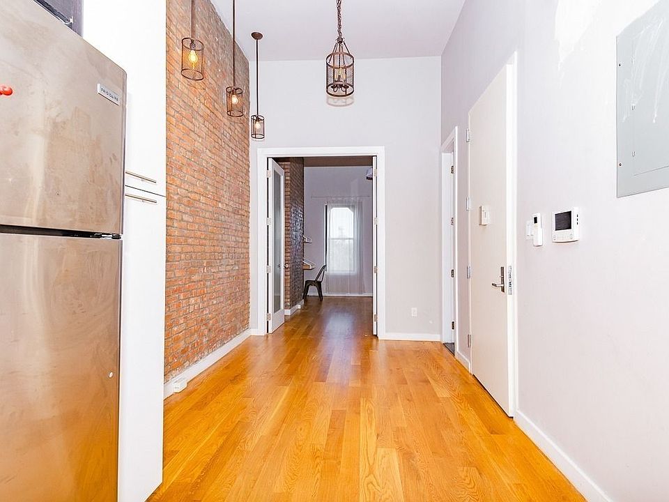 1st image of 700 Hancock St #3R