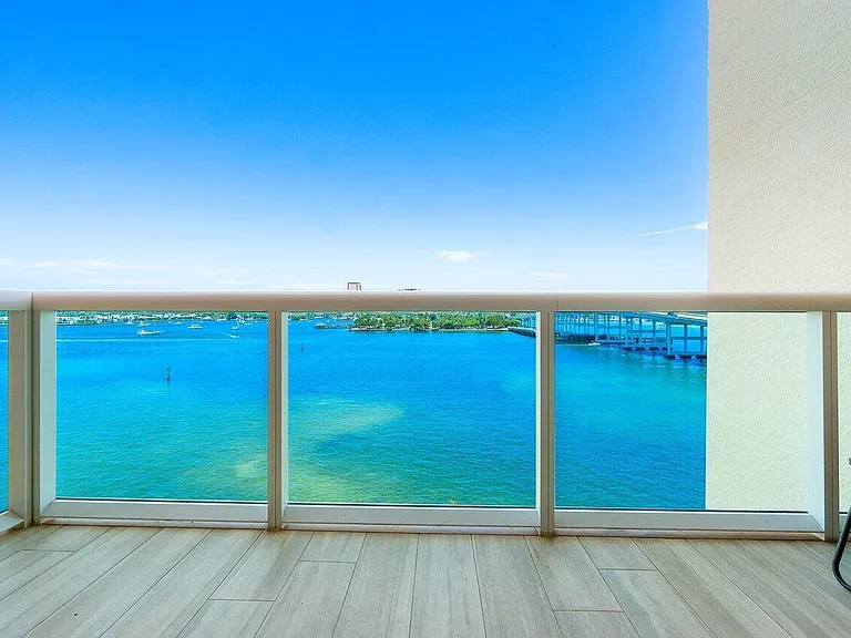 2640 Lake Shore Dr #711 — Photo 4