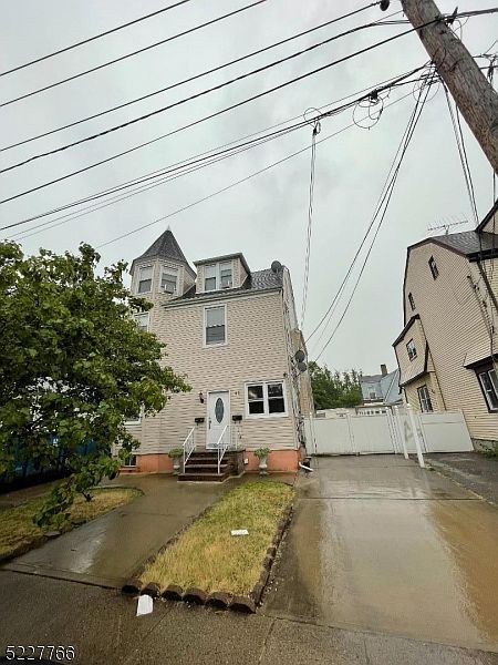 1st image of 43 Schuyler St