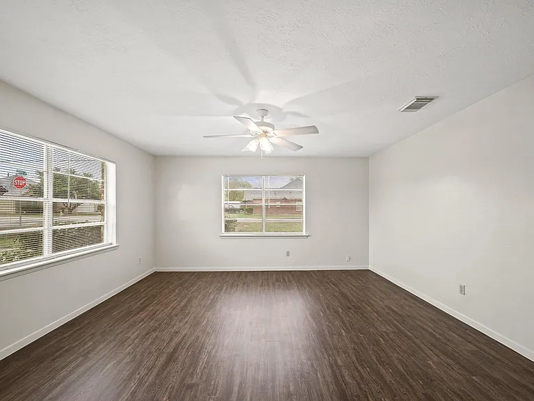 322 Pinedale Ave — Photo 6
