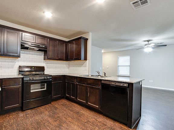 4th image of 8815 SW 45th St
