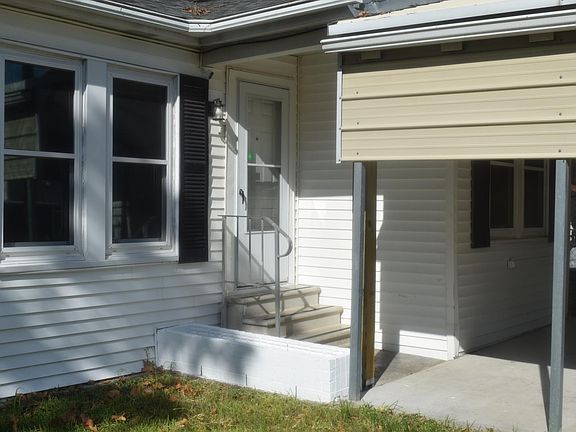 Covered front door entrance