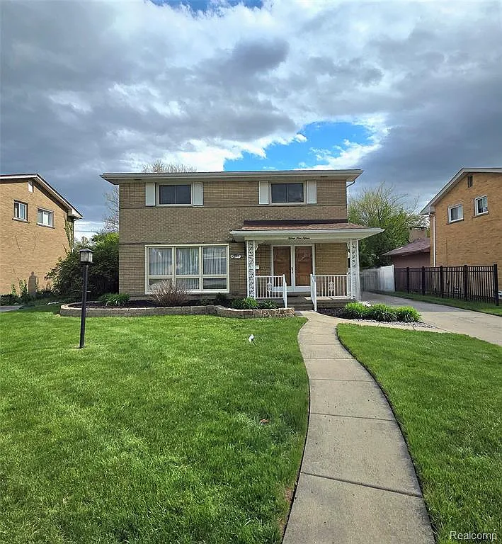 3 bed, 1953 sqft, $2,300 — Photo 2