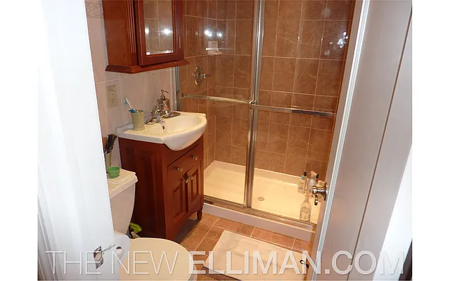 Rented by Douglas Elliman | media 22