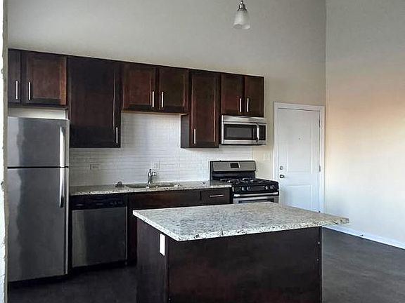 4th image of 5822 N Western Ave APT 1C